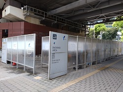 関内駅南口くすのき広場側喫煙所の写真